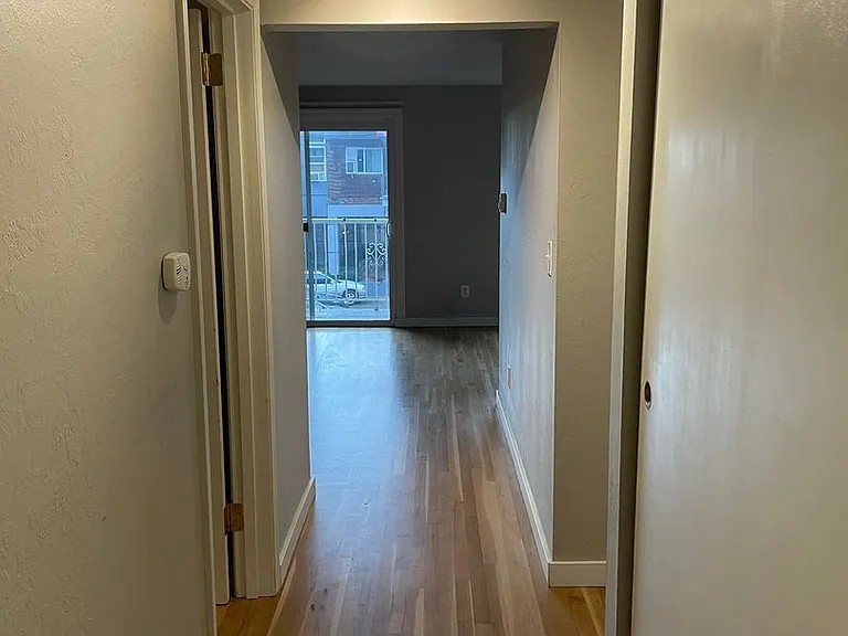 744 Belmont Pl E — Photo 9