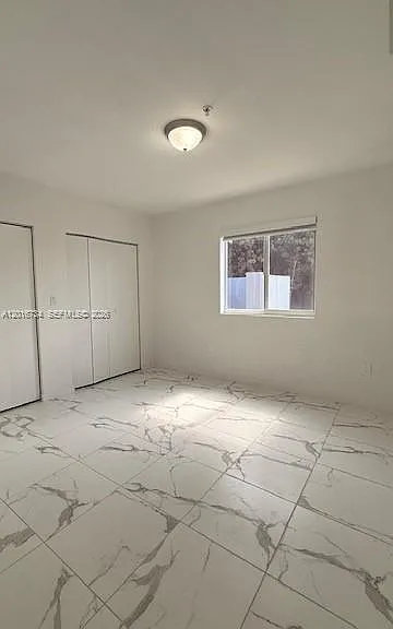 811 E 52nd St #102 — Photo 8