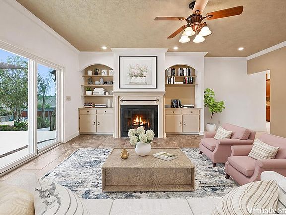 3rd image of 3220 SE 21ST AVENUE