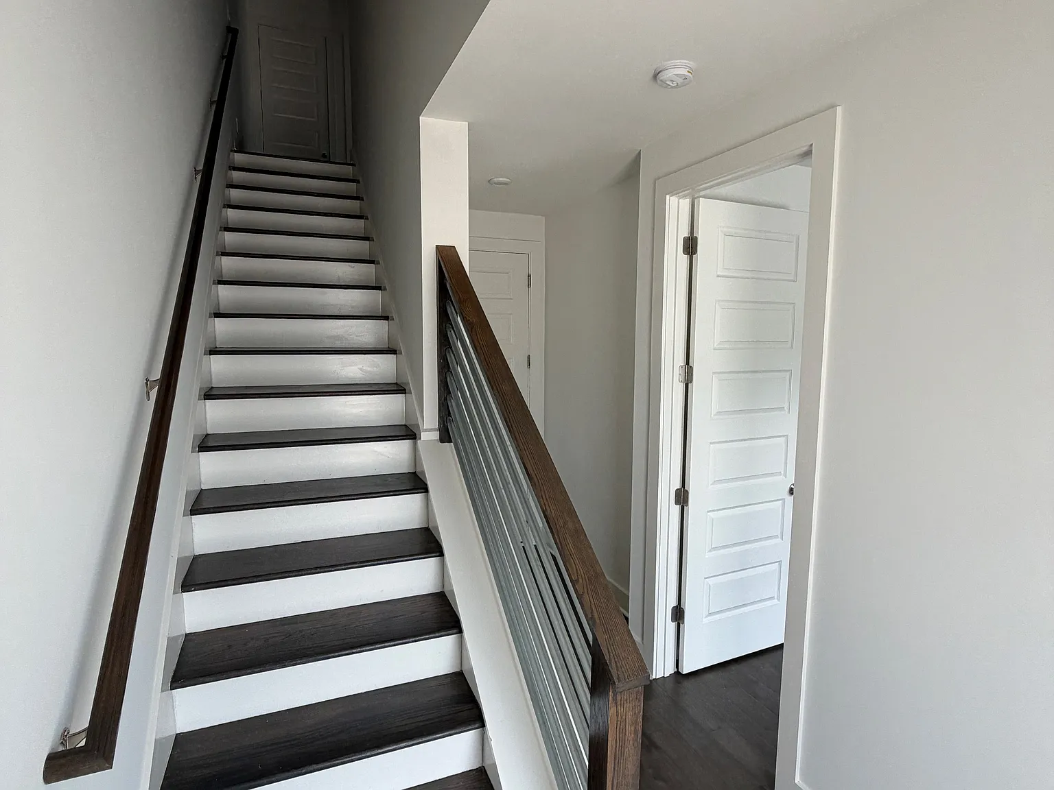 3 bed, 1522 sqft, $2,800 — Photo 2
