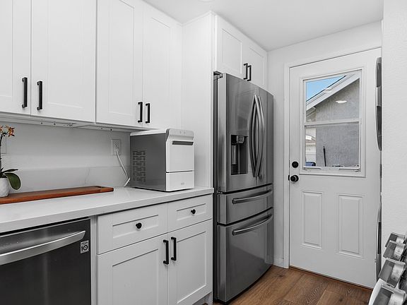 2nd image of 803 Skysail Ave