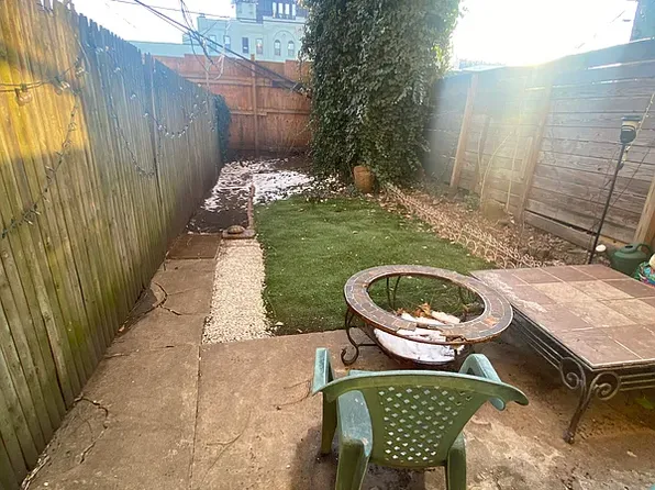 580 Union Street image 9 of 10