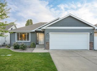 2001 N Coach Dr, Greenacres, WA 99016