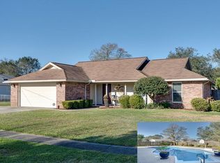 2765 Hillview Ct, Navarre, FL 32566