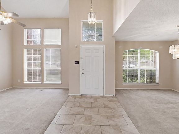 3rd image of 531 Pecan Leaf Dr