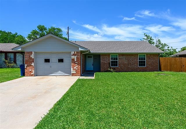 1st image of 1605 Fairfield Cir