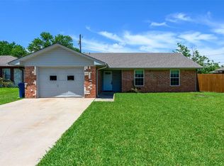 1605 Fairfield Cir, Sanger, TX 76266