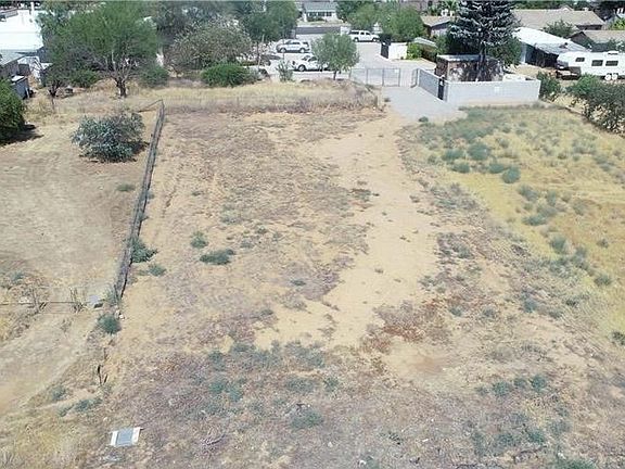 3rd image of 412 E 12th St Lot 4