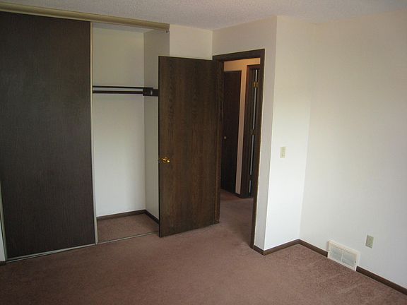 3rd image of 861 98th Ln NE #871
