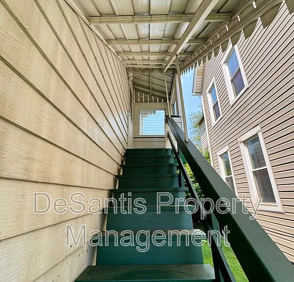 227 5th Ave #2 — Photo 4