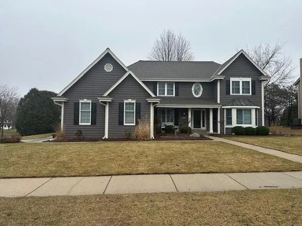 W70N464 Cedar Pointe AVENUE, Cedarburg, WI 53012