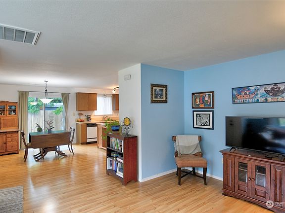 4th image of 3610 Autumnwood Court SE