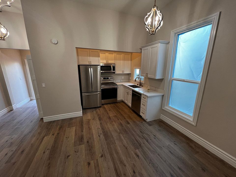 1st image of 384 N 6th St #2