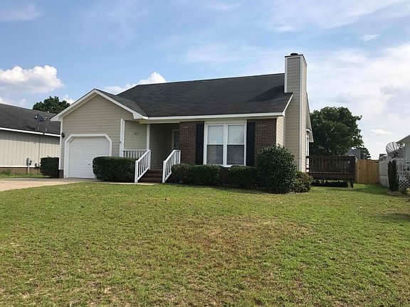3rd image of 827 Windingwood Pl