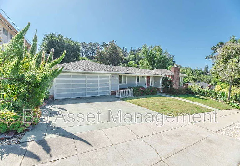 3830 Twin Oaks Way — Photo 1