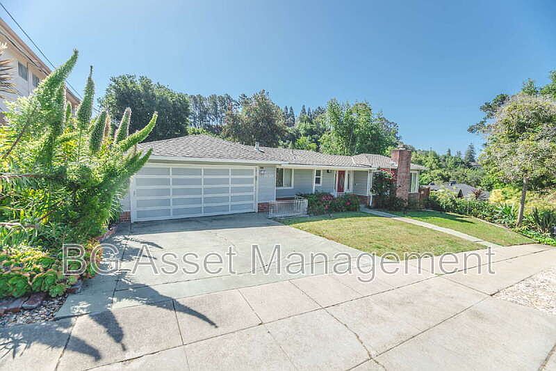 1st image of 3830 Twin Oaks Way