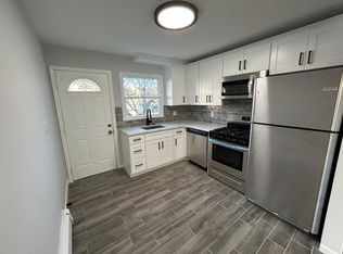 14 2nd St, Glen Cove, NY 11542
