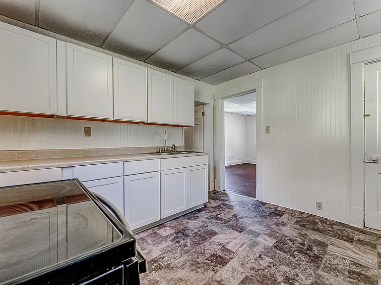 975 Dorsey Ave — Photo 13