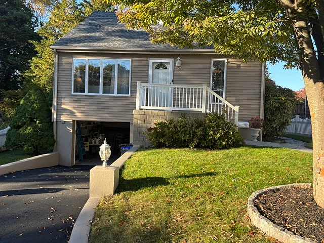 26 Keats Ave