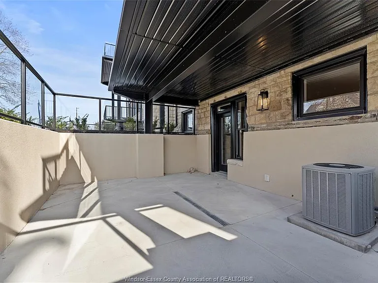 247 Brock St #102 — Photo 32