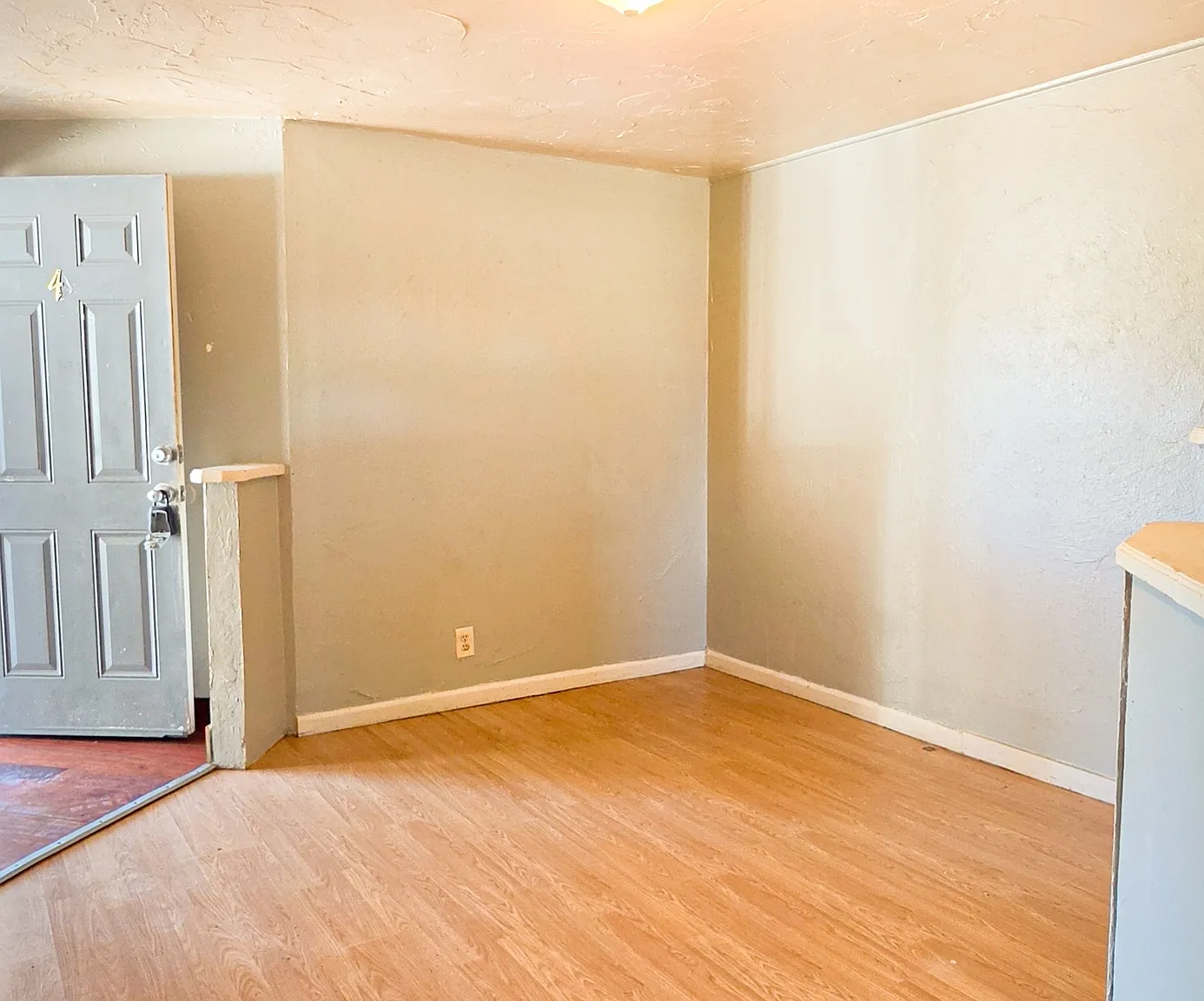 1375 S Broadway St — Photo 3