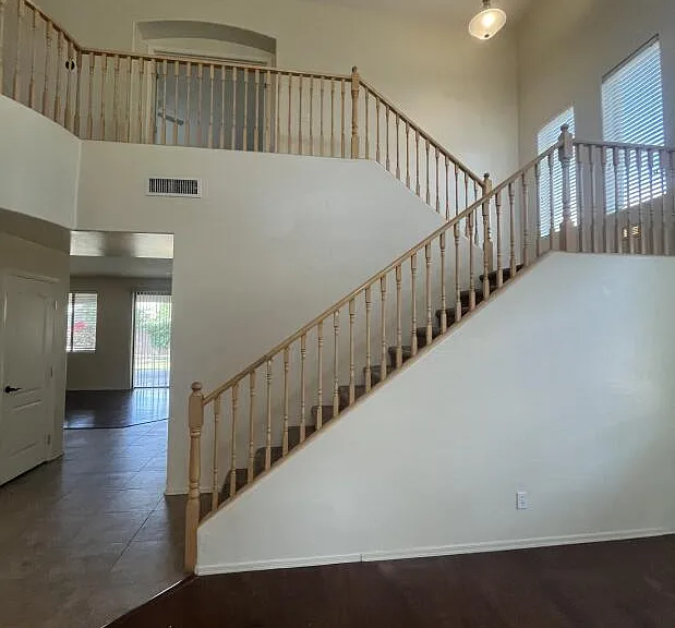 576 E Julian Dr — Photo 21