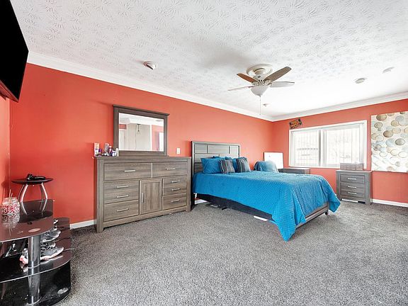 4th image of 10918 Newmarket Dr