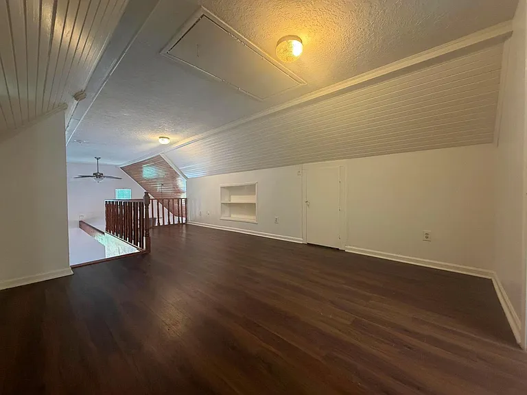 407 Bayshore Dr — Photo 16