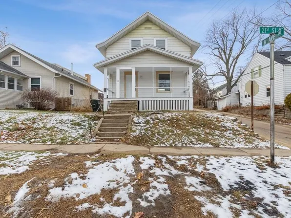 131 21st St NE, Cedar Rapids, IA 52402
