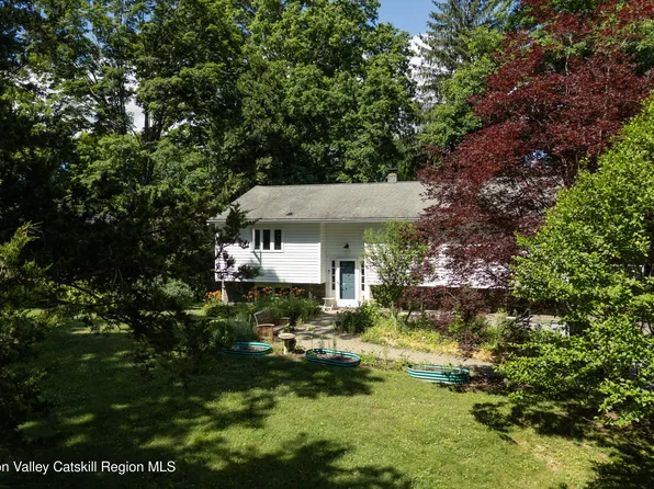 22 Crosmour Road, Rhinebeck, NY 12572