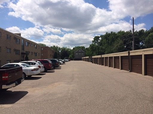 3rd image of 1625 Minnehaha Ave W APT 103