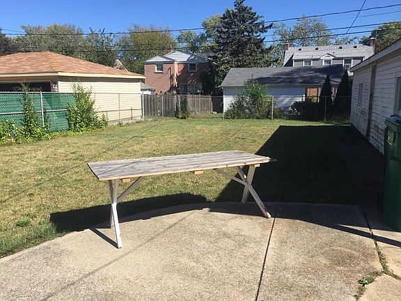 3rd image of 1907 Stratford Ave