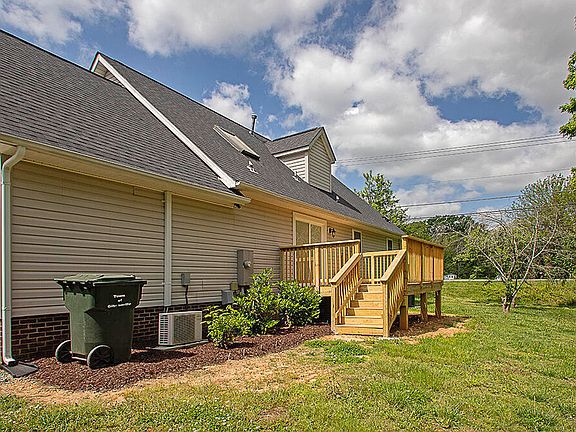 2nd image of 100 Mallard Creek Dr
