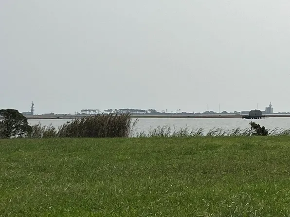 4 Bay View Ln, Atlantic, VA 23303