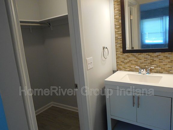 5th image of 3026 Southwest Dr