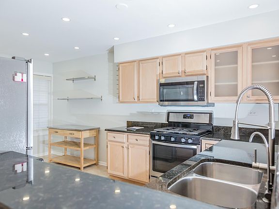 5th image of 9054 W Heathwood Cir #9054