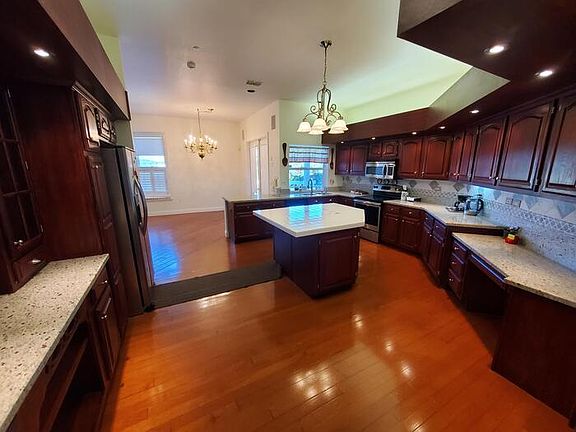 4th image of 6732 Willow Lake Cir