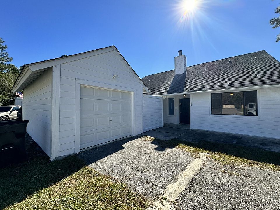 1st image of 107 Photinia Ct