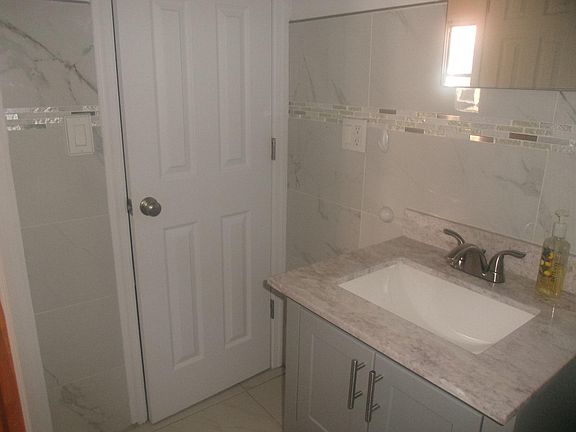 4th image of 4229 202nd St