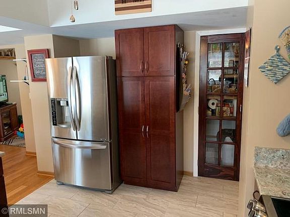 3rd image of 2350 Oak Glen Ct