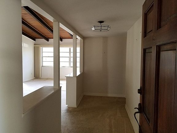 3rd image of 808 S West Shore Blvd