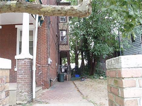 Building Photo 3