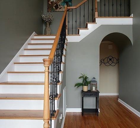 4th image of 155 Vicki Ln