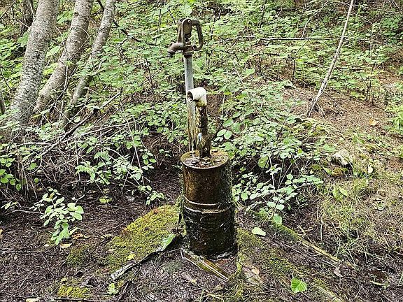 4th image of 1754 Giles Connection Rd