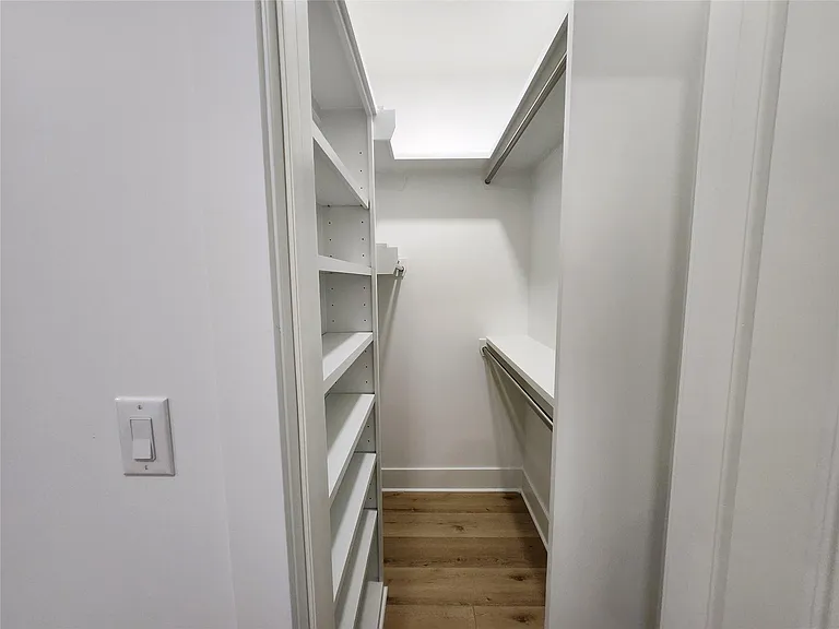 207 Carl St #B — Photo 13