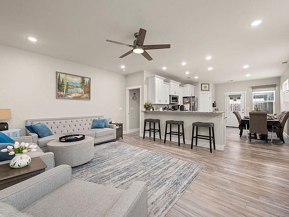4th image of 415 Kallen Ct #B