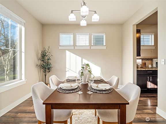 3rd image of 13527 188th Avenue E