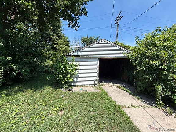2nd image of 15431 Saratoga St