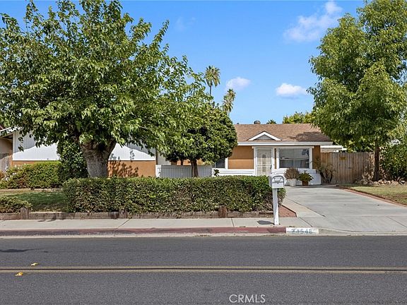 3rd image of 24548 Hemlock Ave