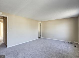 8000 Green Tree Ct, Elkridge, MD 21075